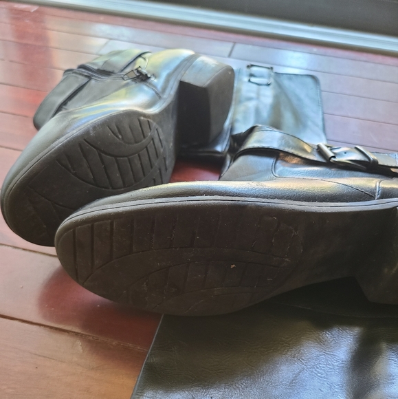 Black leather boots size 8.5 - Picture 3 of 4